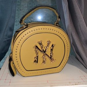 Yankee purse